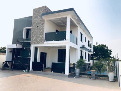 4 bedroom house with swimming pool in East Legon for sale