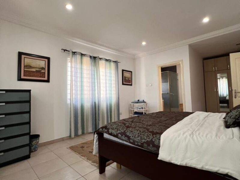 Fully furnished 3 bedrooms apartment