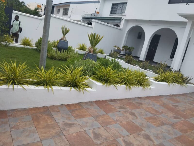 4 BEDROOM HOUSE WITH ONE BEDROOM BOYS QUARTERS FOR RENT