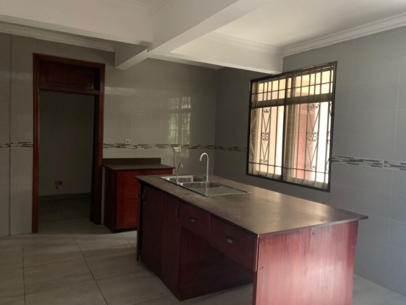 SPACIOUS 4 BEDROOMS HOUSE WITH BOYS QUARTERS FOR RENT AT KWABENYA ACP HILLS