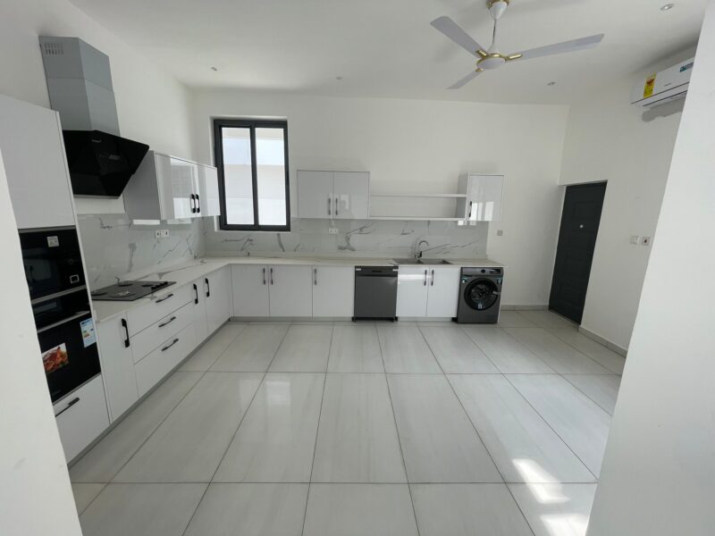 FOR SALE: LUXURIOUS NEWLY BUILT 4-BEDROOM MODERN HOUSE IN ADJIRINGANOR