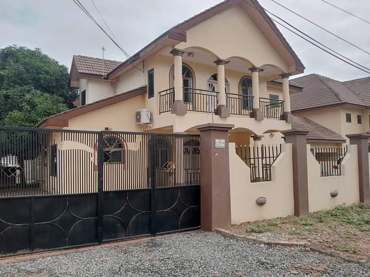 TO LET @ EAST LEGON 4 BEDROOM HOUSE